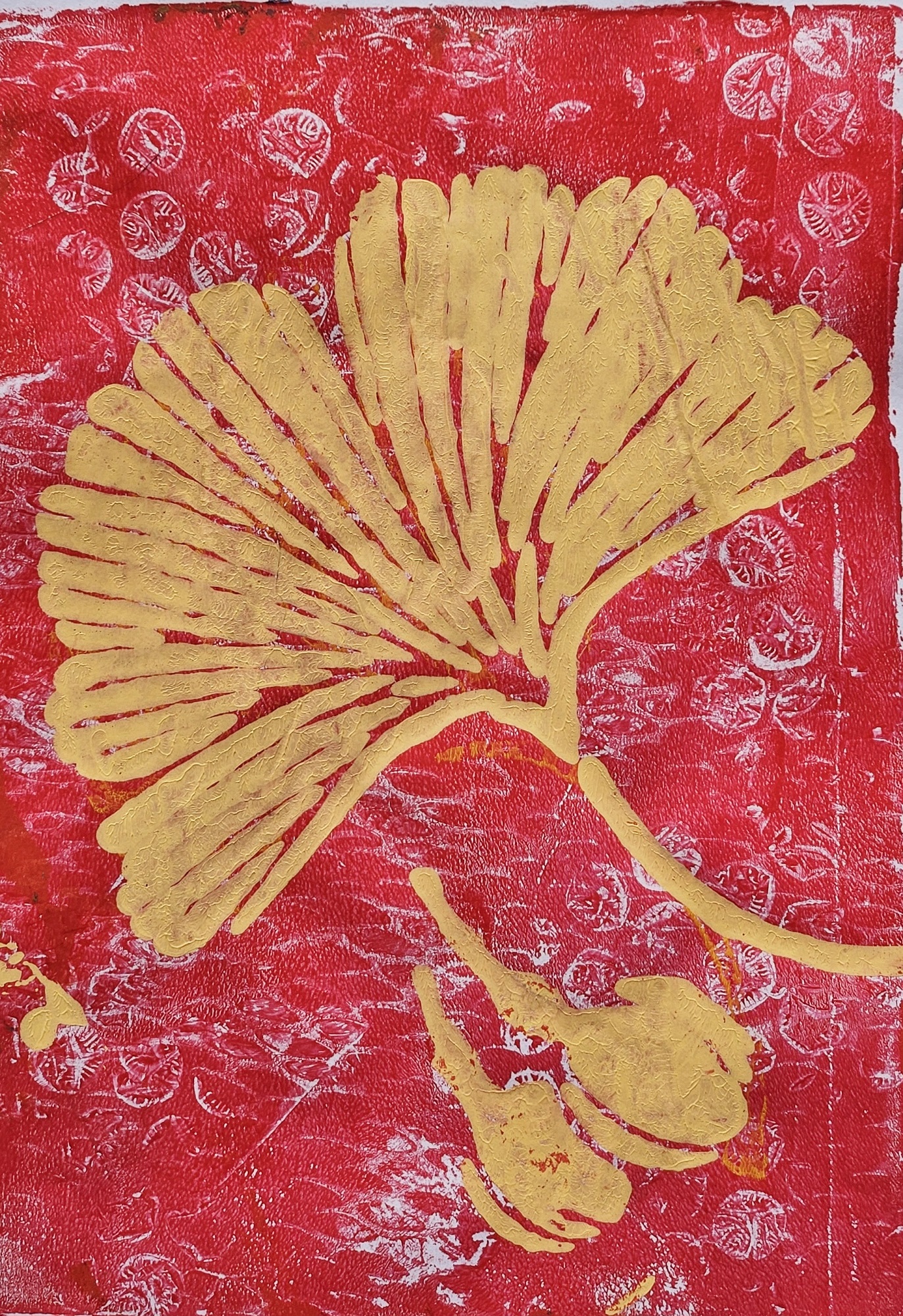 ginkgo%20leave%20gold%20on%20red.jpg