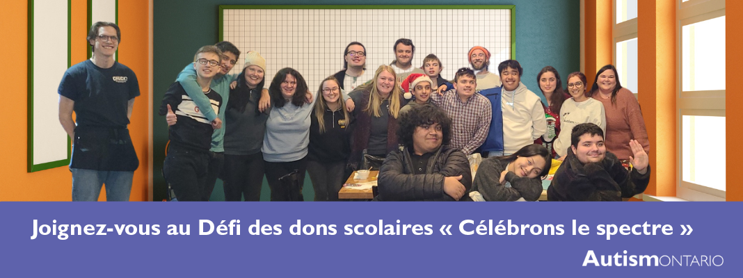 Un groupe de personnes participant au Défi des dons scolaires