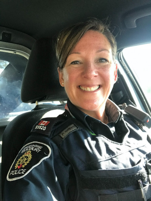Une photo de la gendarme Cheryl Kennelly, policière à Sudbury